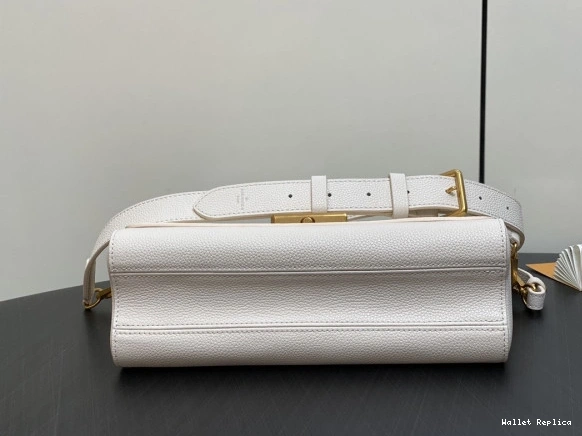 Cheap Soft LOUIS VUITTON Twist-27*19*9CM 0718
